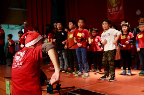 艾力美語耶誕關懷 (1)