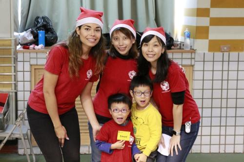 艾力美語耶誕關懷 (21)